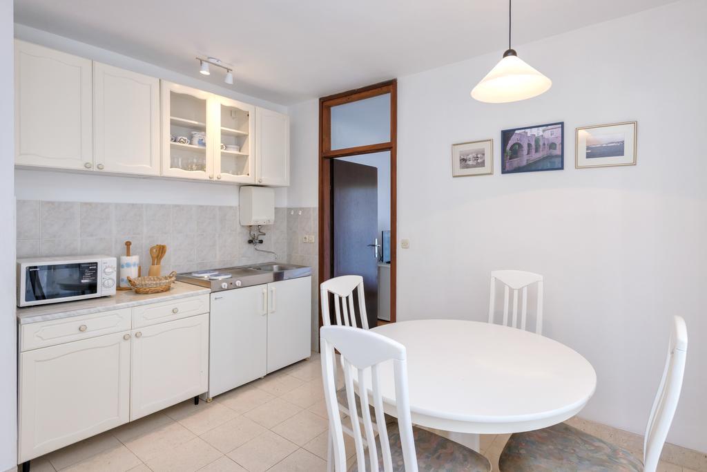 Mi Apartment Stari Grad  Esterno foto