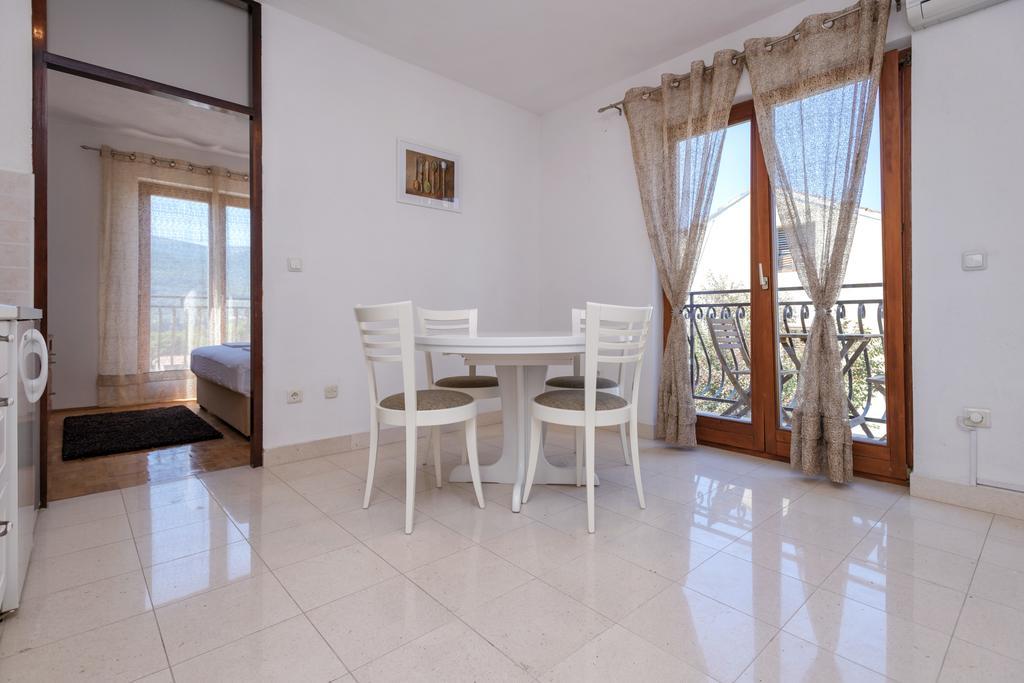 Mi Apartment Stari Grad  Esterno foto