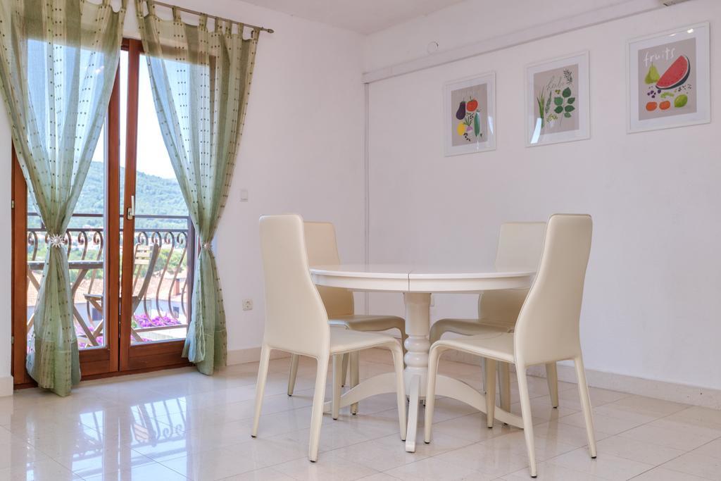 Mi Apartment Stari Grad  Esterno foto